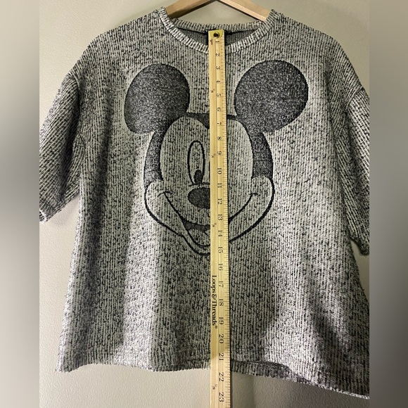 Zara Disney Mickey Mouse Short
sleeve Stretch Knit Shirt Grey distressed medium - Picture 4 of 8